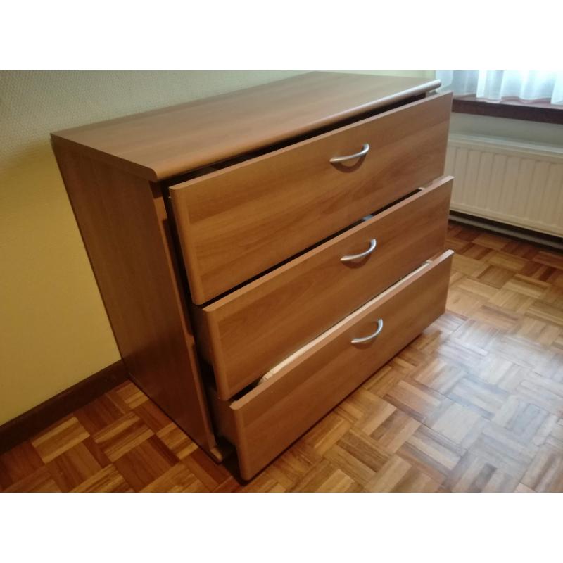 Bureau met opzetstuk   ladekast
