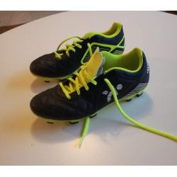 Kipsta voetbalschoenen maat 34