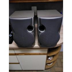Versterker ROTEL en twee luidsprekers KENWOOD