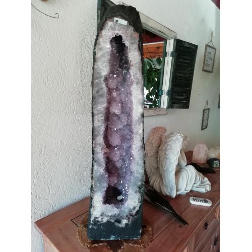Amethist geode 38 kg en 84cm hoog