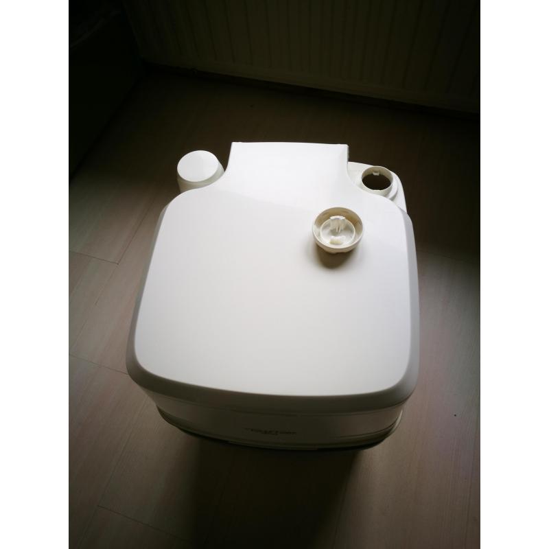 Te koop chemisch toilet, merk Thetford porta potti Qube 365
