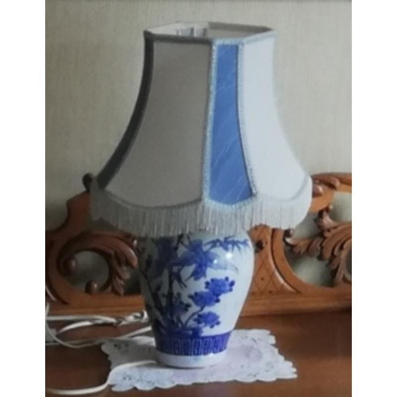 chinese vaas & lamp met lampekap