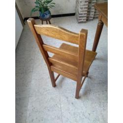 Eiken stoelen