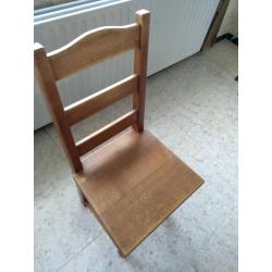 Eiken stoelen