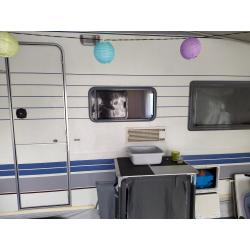 Hobby De Luxe 400 SB