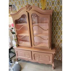 Roze Louis quinze vitrine met glitter
