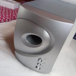 Pc geheugensysteem met power subwoofer