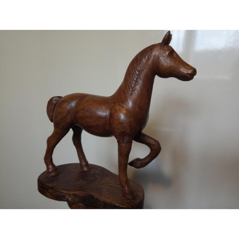 Te koop prachtig deco houtsnijwerk paard!