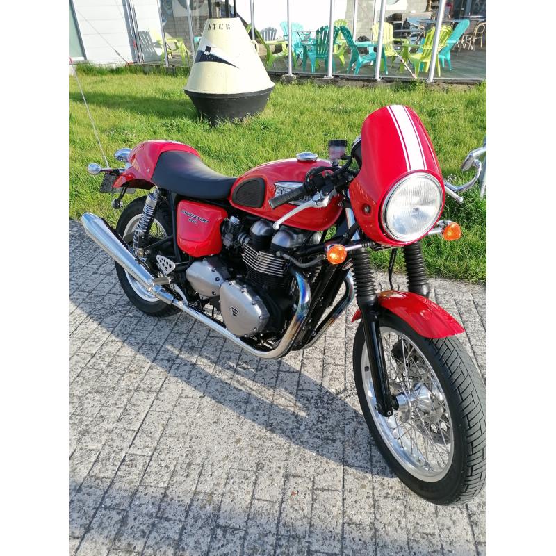 triumph truxton