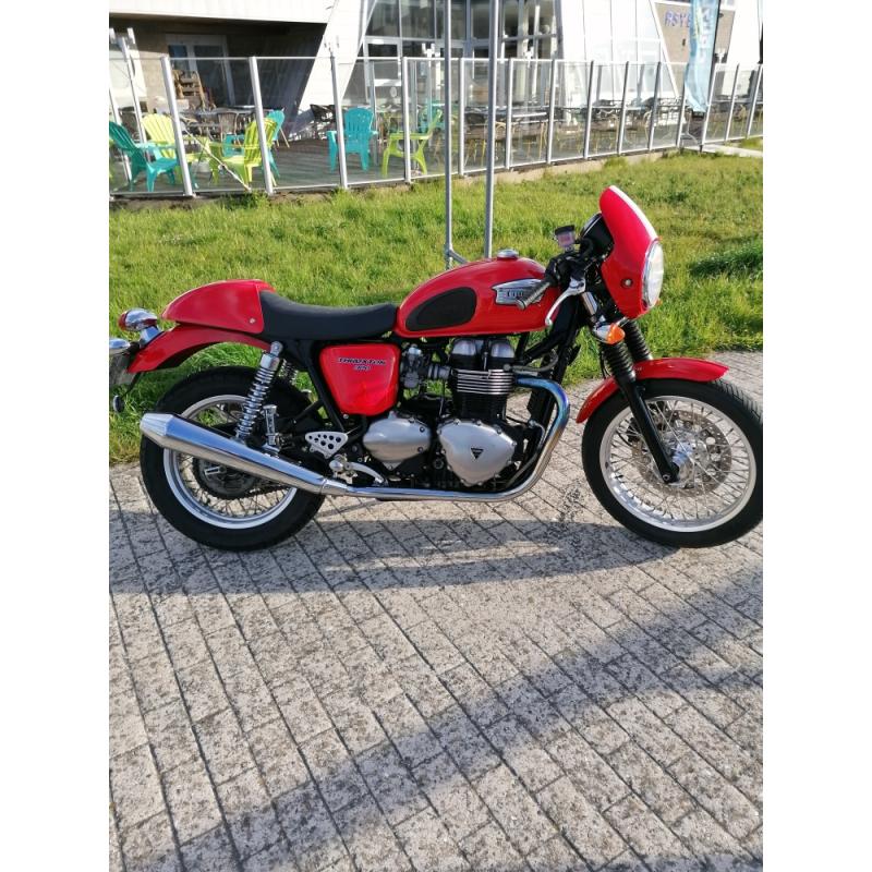 triumph truxton