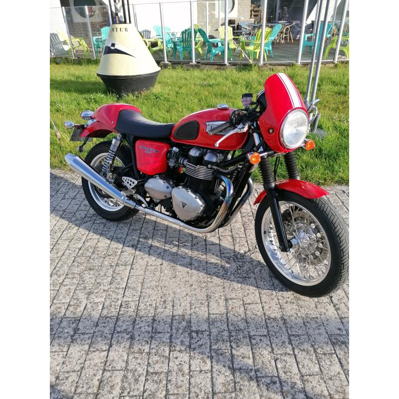 triumph truxton