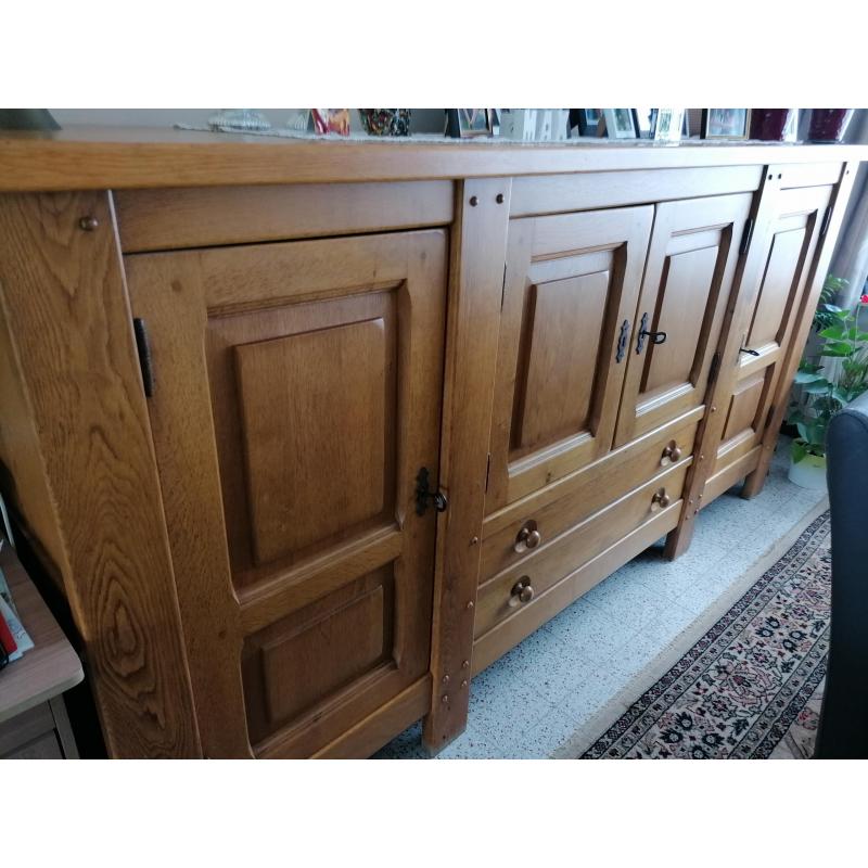 Complete eetkamer in massief eik