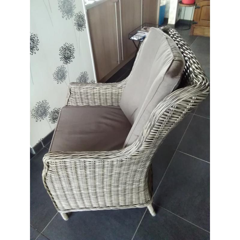 4 rotan stoelen met kussens