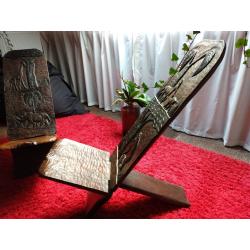2 prachtige met de hand uitgesneden Afrikaanse stoelen