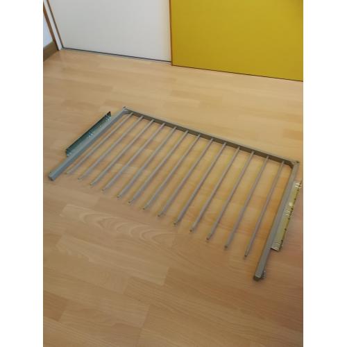 Uitschuifbaar broekenrek voor Pax-kast van IKEA .