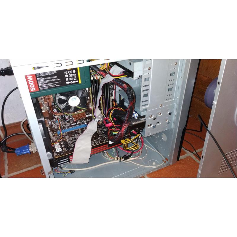 Computer en Scherm (Windows 10 Pro)