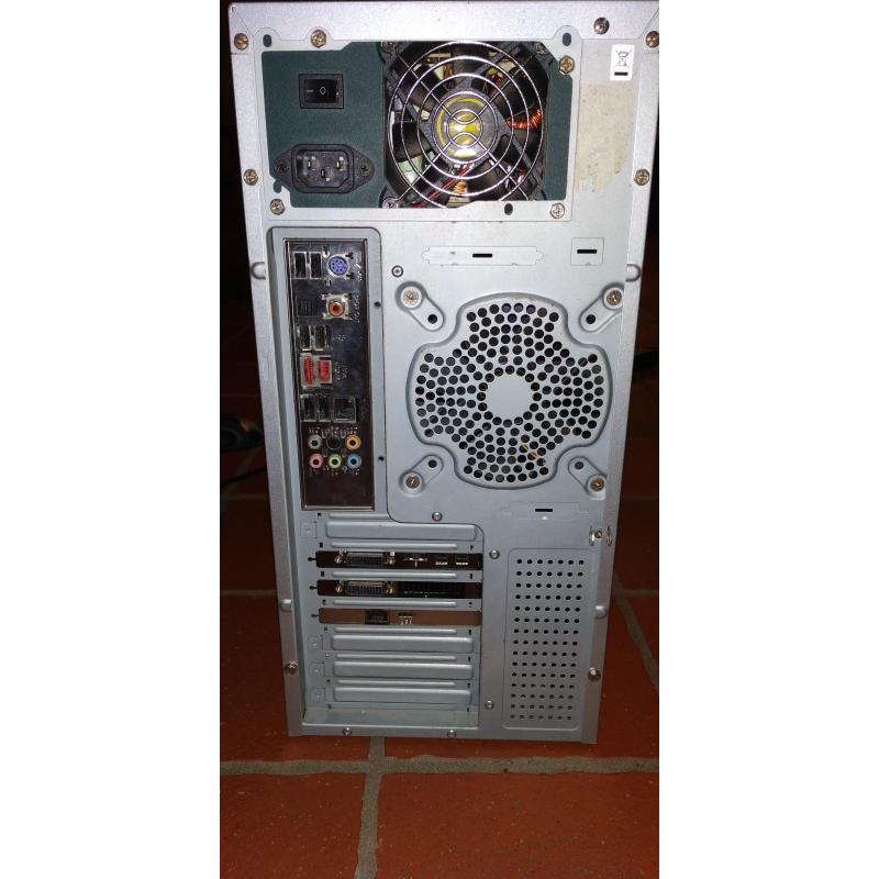 Computer en Scherm (Windows 10 Pro)
