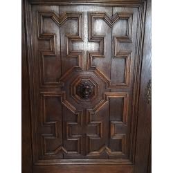 Mechelen kast met loodglas
