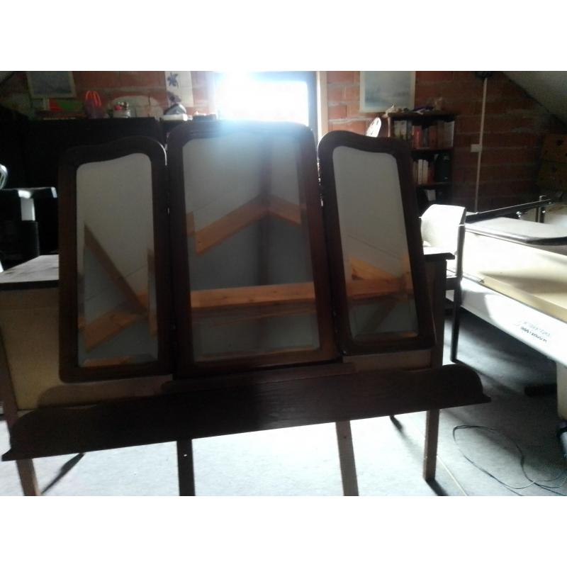 Commode met spiegel