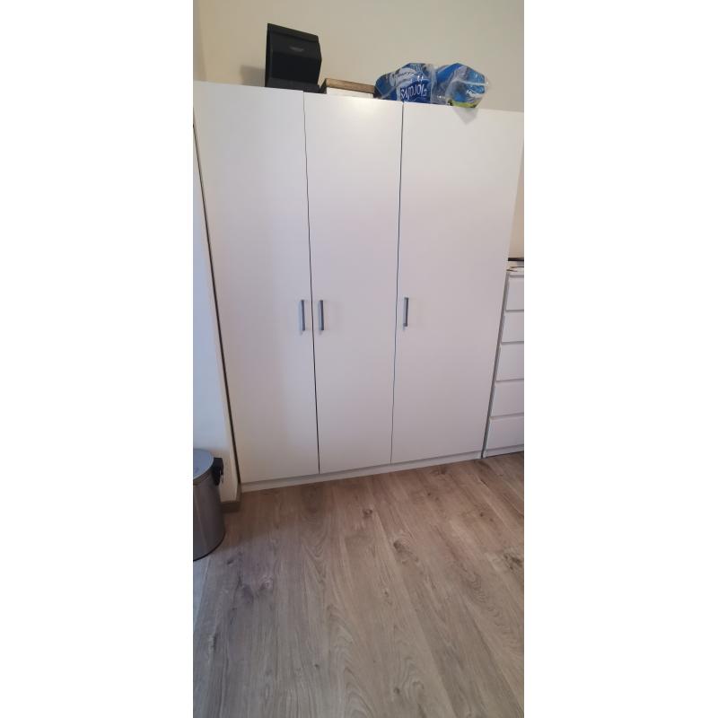 Witte kledingkast, 3 deuren