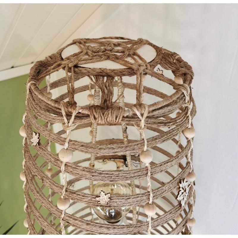 Handgemaakte vloerlamp.