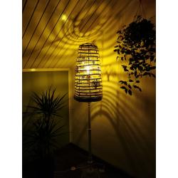 Handgemaakte vloerlamp.