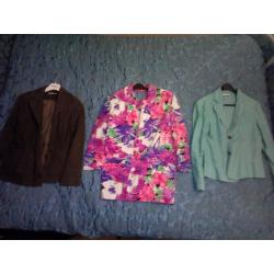 dames merkkledij mantelpakjes, jasjes, blouses, gilets en meer