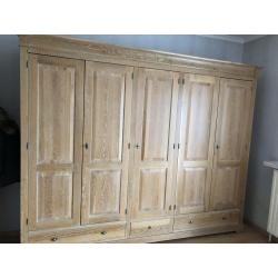 Kleerkast met bijhorende commode