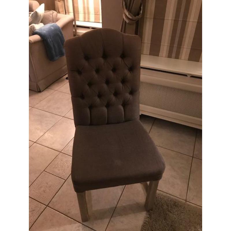 stijlvolle eetkamerstoelen perfect in landelijk interieur