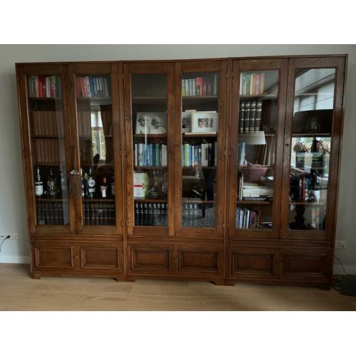 Prachtige massief houten kast