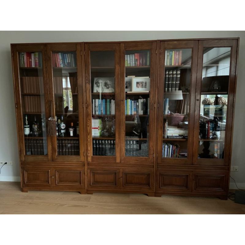Prachtige massief houten kast
