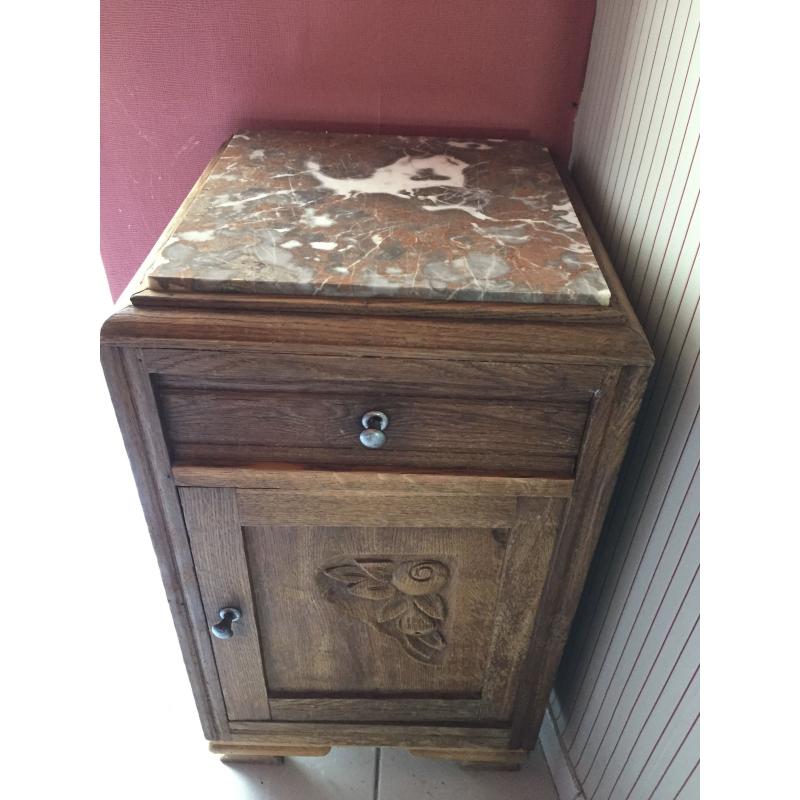Oude houten (slaapkamer)kasten