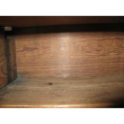 Antieke schoolbank, lessenaar, bureau