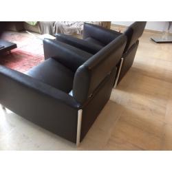 2 mooie  statige lederen fauteuilles van het merk LEOLUX -OBLOMOV uit collectieie