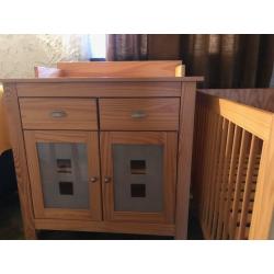 single slaapkamer in lichte beuk
