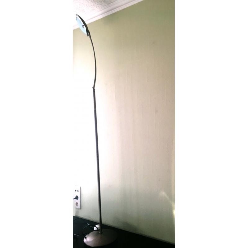 vloerlamp/leeslamp met voetknop   lamp