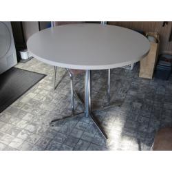 keukentafel met stoelen