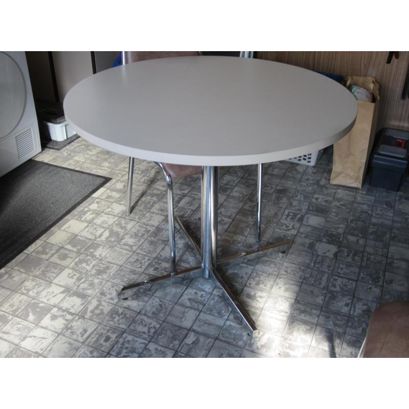 keukentafel met stoelen