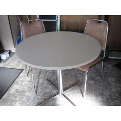 keukentafel met stoelen