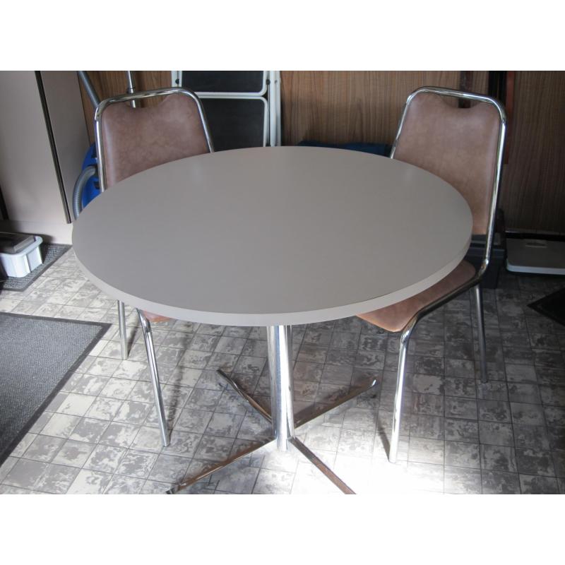keukentafel met stoelen