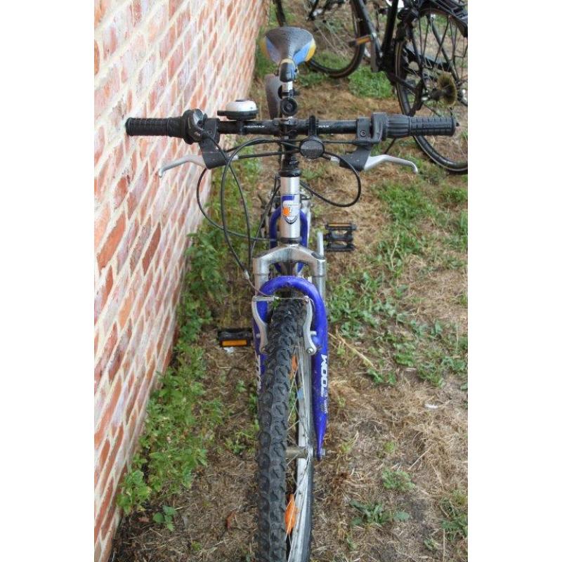 Jongensfiets 24 inch Jumper Trek met voor en achtervering