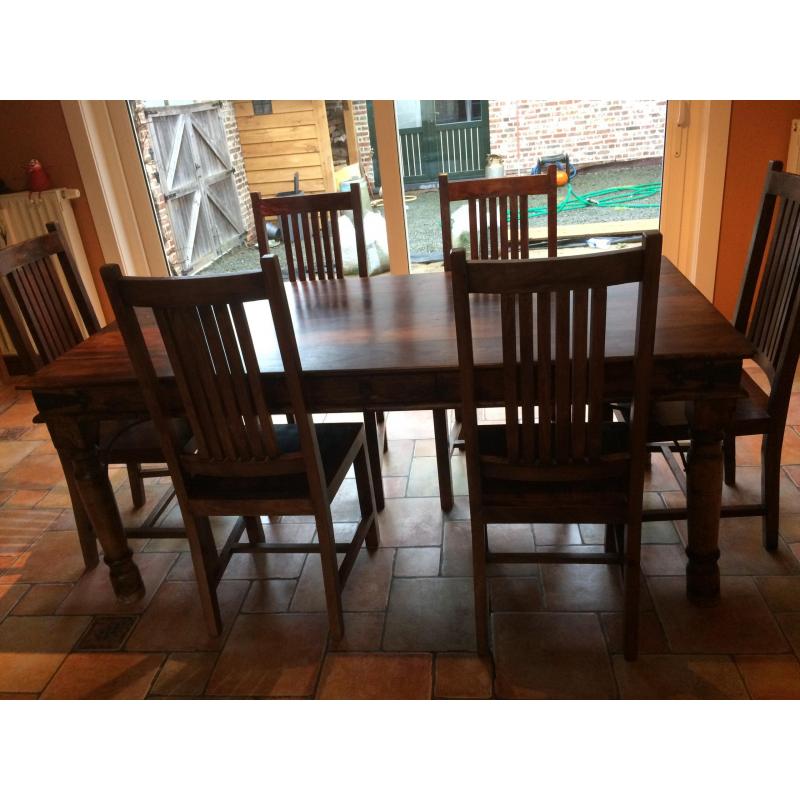 eettafel met 6 stoelen