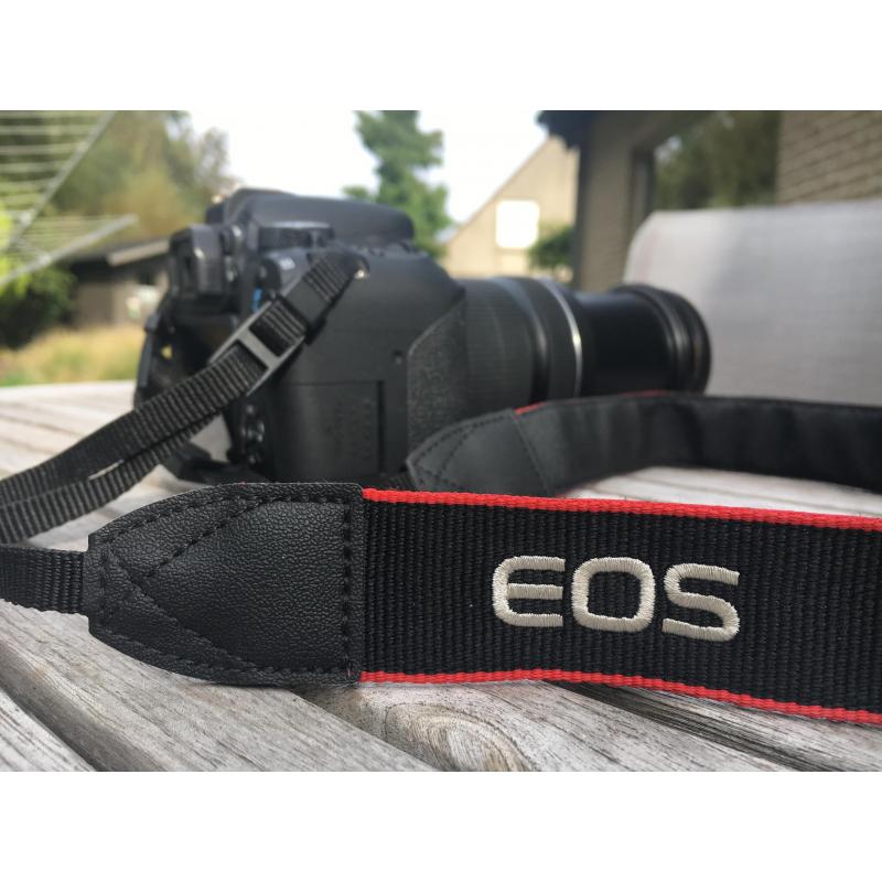 Canon EOS800D met lens 18-135mm