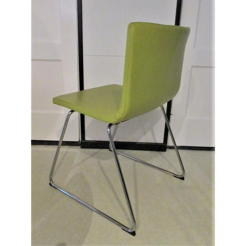 Moderne 4-persoons Eettafel met 4xStoelen zgan