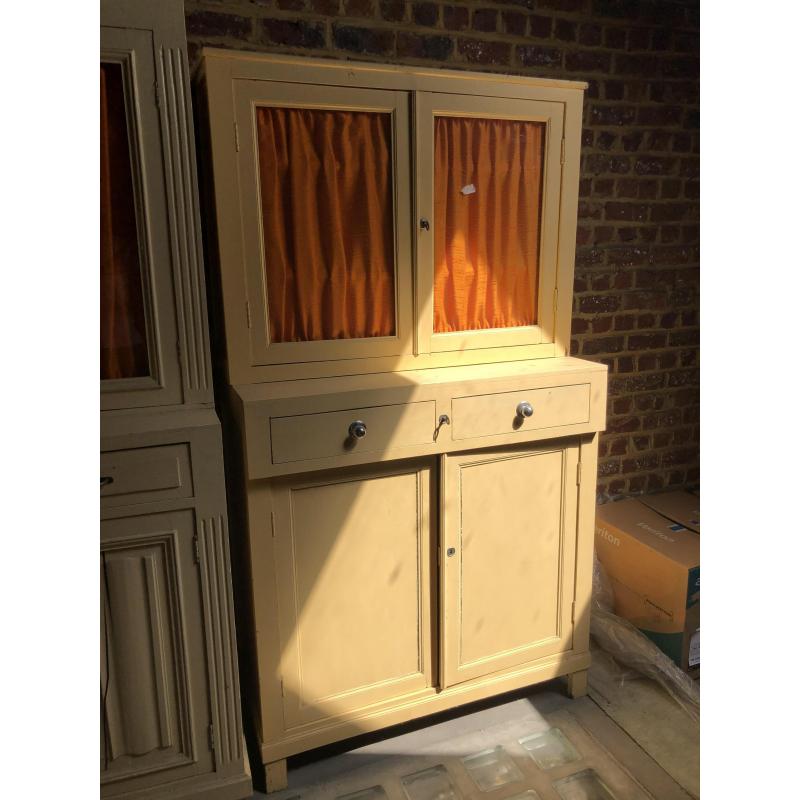 Antieke houten kast (ca 1950er jaren)