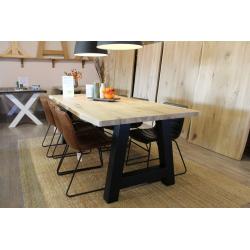 Elegante Twentse klooster tafel nu 299,-