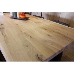 Elegante Twentse steigerhouten tafel nu 289,-