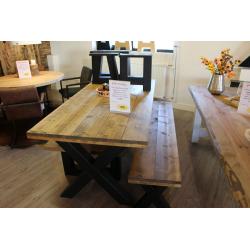 Massieve eiken eettafel alleen nu 418,- LEEGVERKOOP!