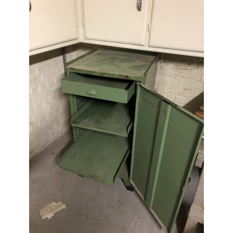 GRATIS BEZORGD! robuuste kloostertafel nu 350,-