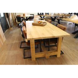 Elegante sterke klooster tafel nu 299,-
